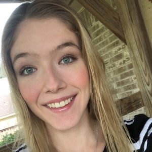 Meet your Posher, Cassie